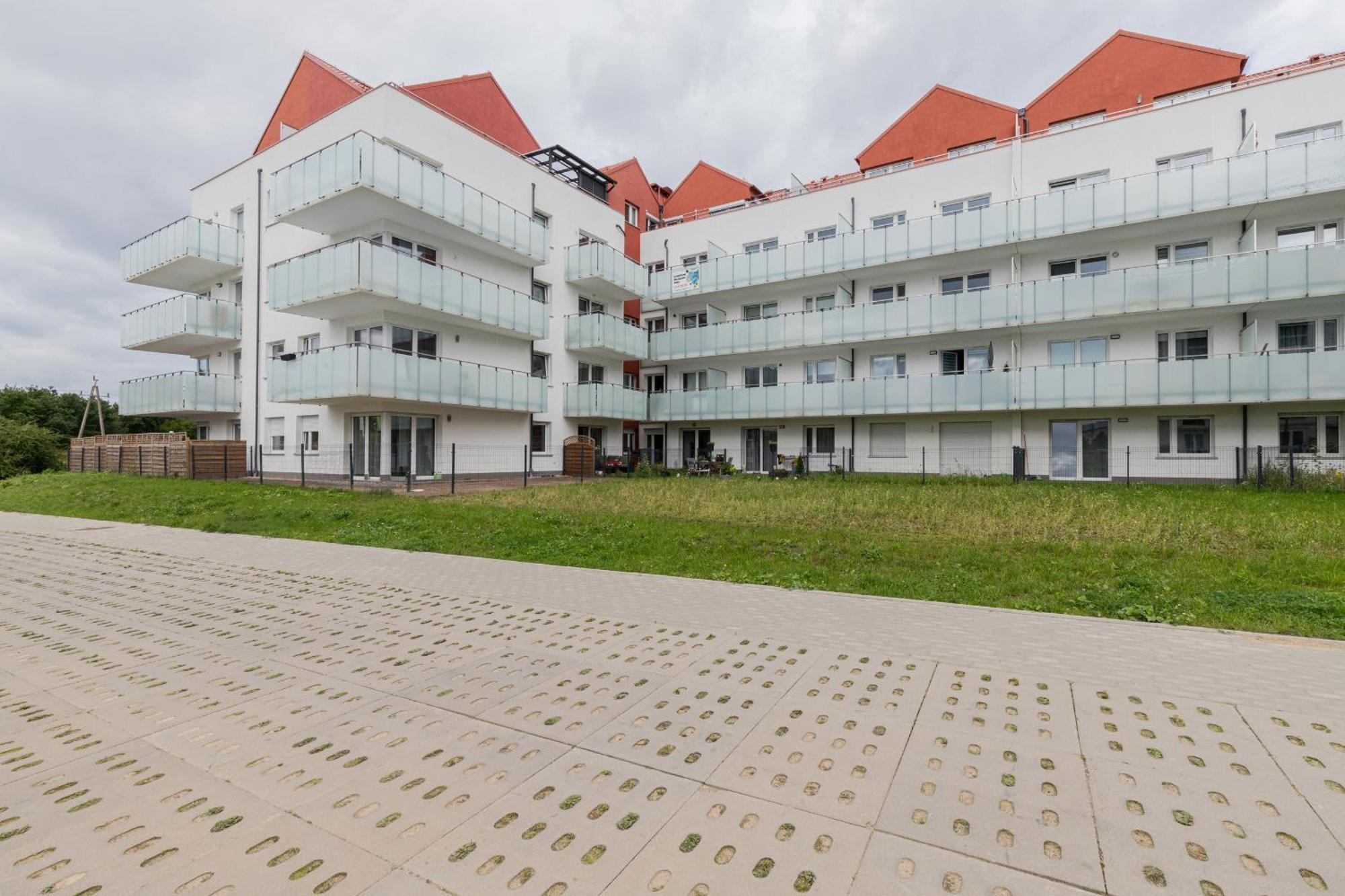 Modern With Balcony And Parking In By Renters Gdansk