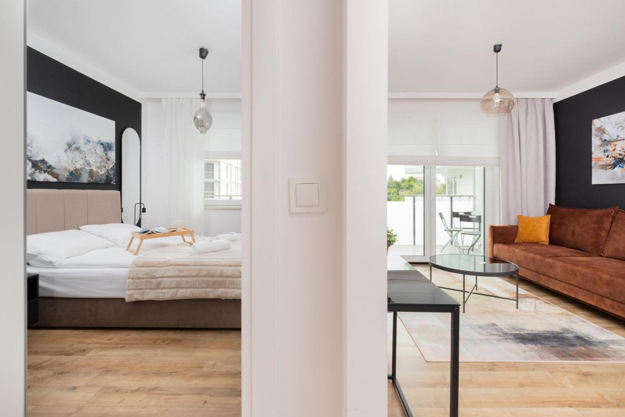 Apartment Modern With Balcony And Parking In By Renters