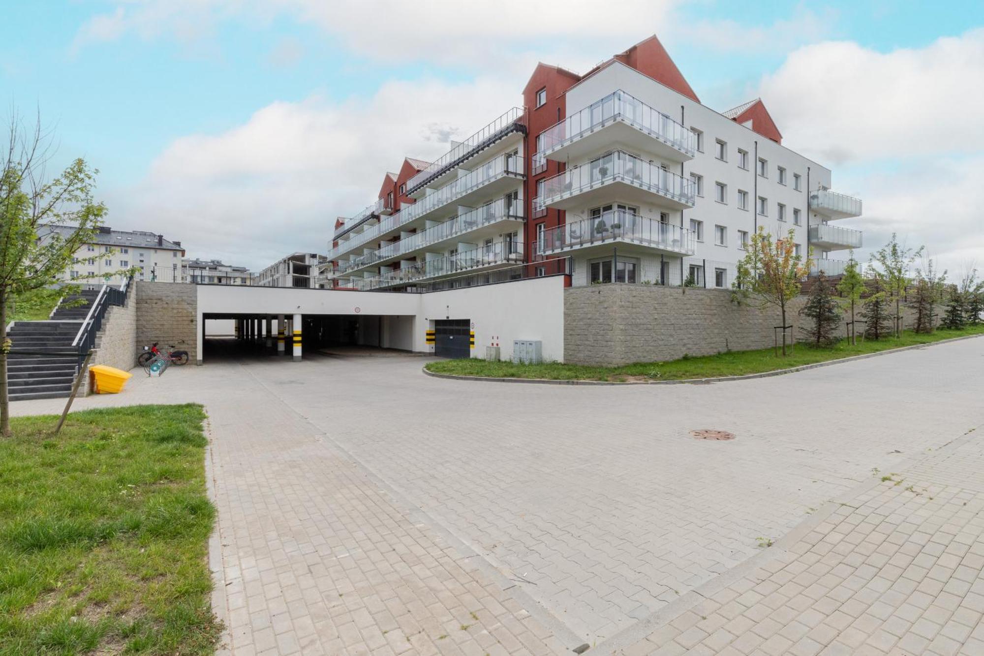 Apartment Modern With Balcony And Parking In By Renters